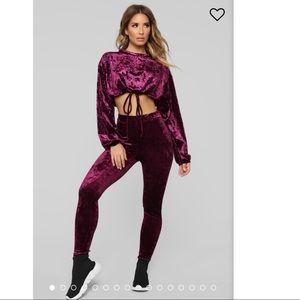 Fashion nova Victoria velvet set